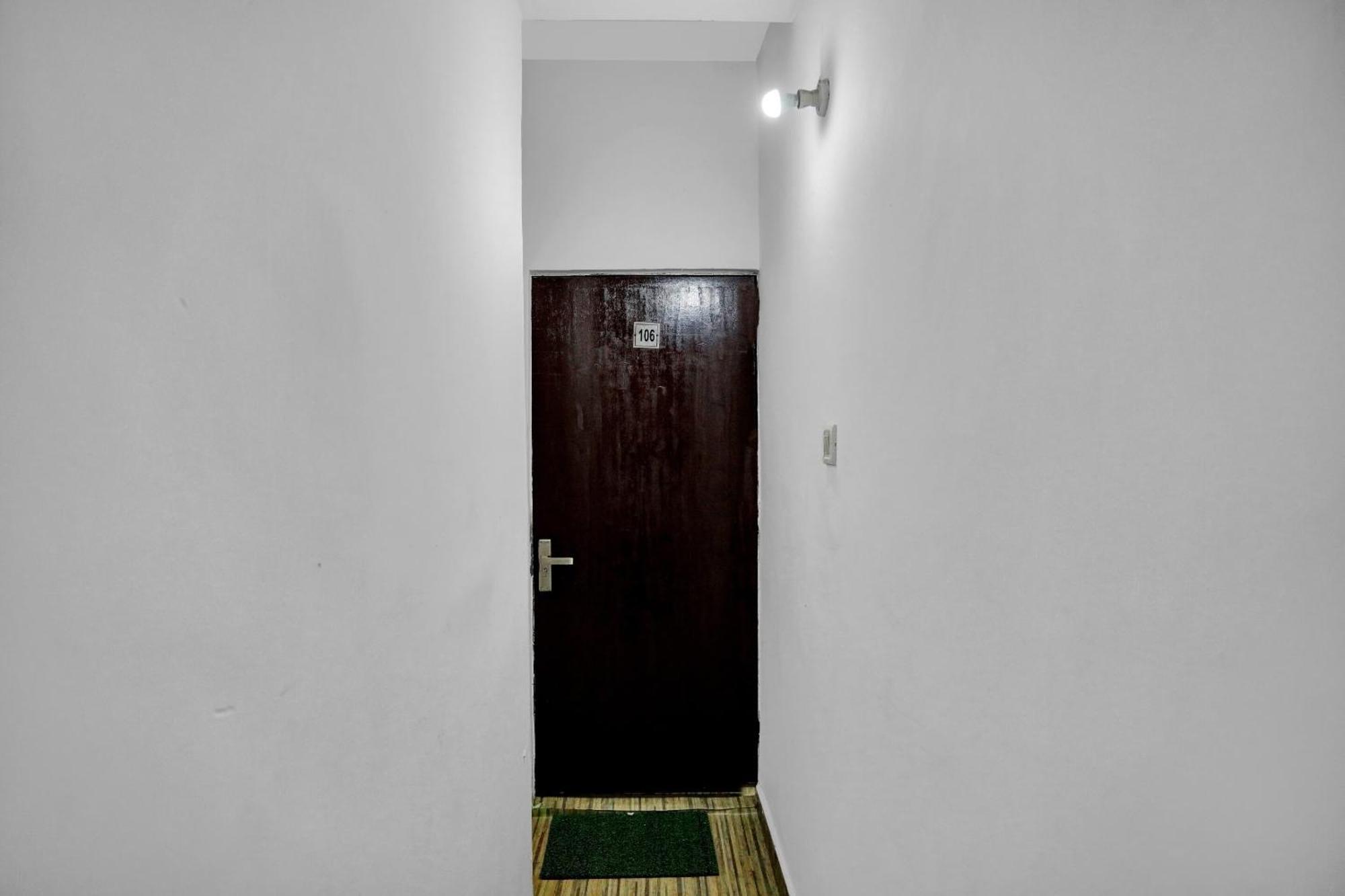Collection O Jps Near Pvr Vikaspuri Delhi Hotel Exterior foto